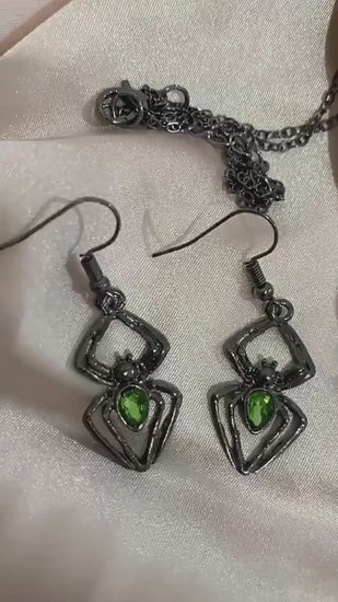  Halloween spider necklace set displayed on a jewelry stand