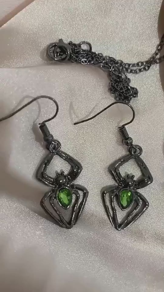  Halloween spider necklace set displayed on a jewelry stand